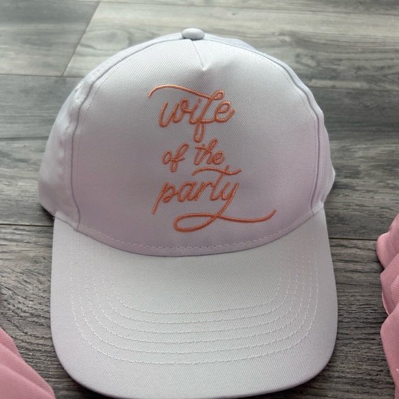 BACH CAPS - Picture 4 of 4